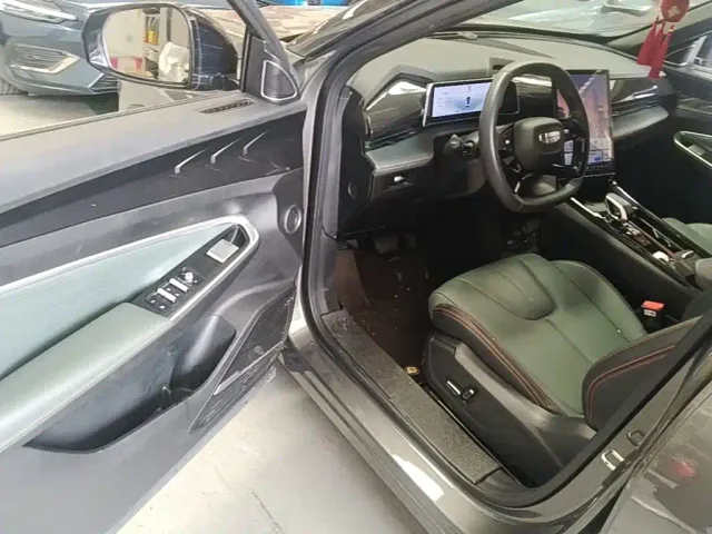 Geely Boyue — Фото автомобиля 15