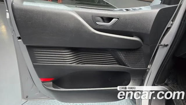 Hyundai Staria — Фото автомобиля 13