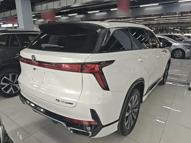 Changan CS75 Plus — Фото автомобиля 6