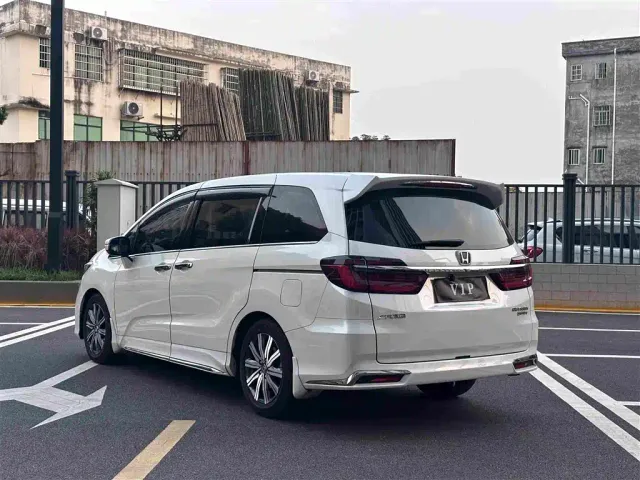 Honda Odyssey 2022 2.0L e:HEV Sharp·Enjoyment Edition — Фото автомобиля 7