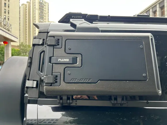Land Rover Defender — Фото автомобиля 14