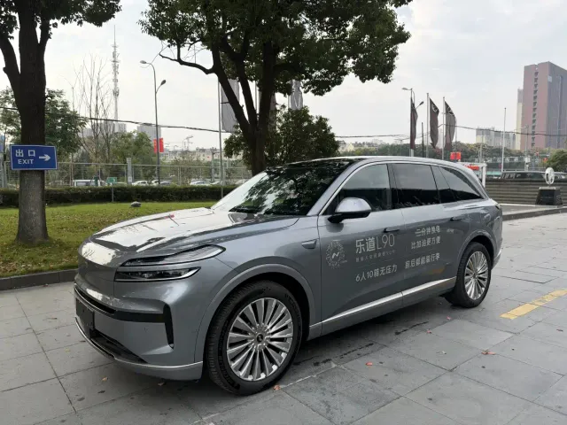Фотография автомобиля — Onvo L90