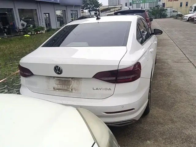 Volkswagen Lavida — Фото автомобиля 5