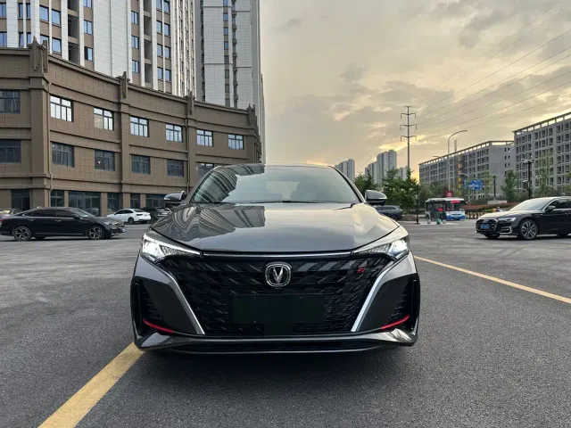 Changan Eado — Фото автомобиля 2