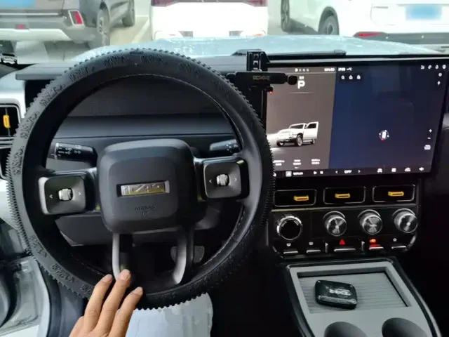 iCAR V23 — Фото автомобиля 9