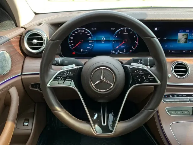 Mercedes-Benz E-Class — Фото автомобиля 7