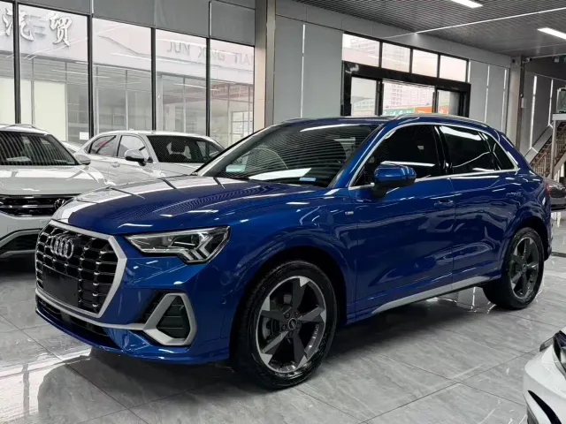 Фотография автомобиля — Audi Q3