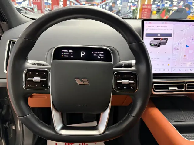 Li Auto L8 — Фото автомобиля 6