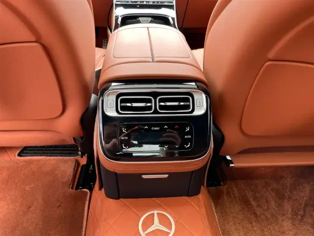 Mercedes-Benz S-Class — Фото автомобиля 16