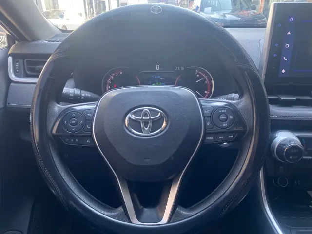 Toyota RAV4 — Фото автомобиля 11