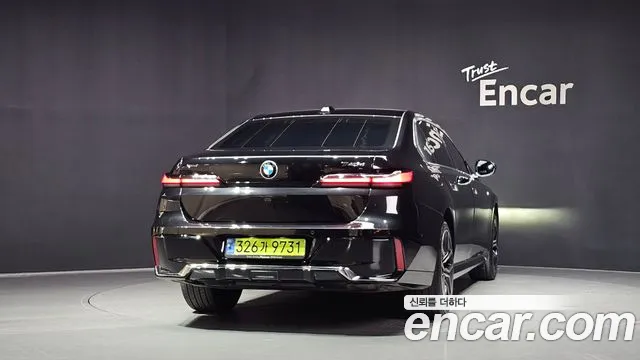 BMW 7-Series — Фото автомобиля 4