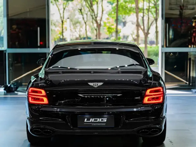 Bentley Flying Spur 2022 4.0T V8 Standard — Фото автомобиля 6