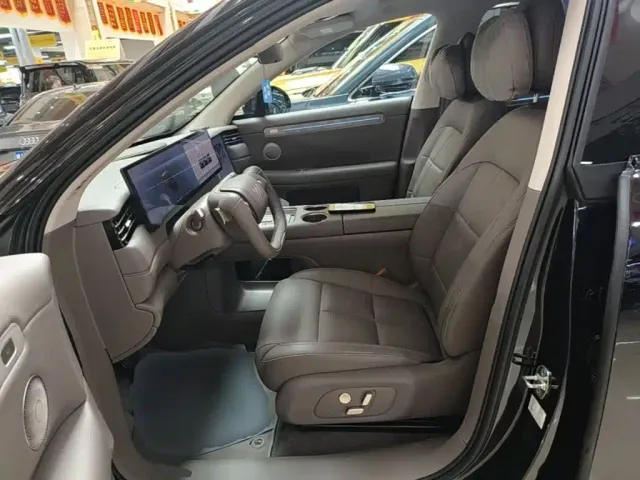 IM Motors LS6 — Фото автомобиля 14