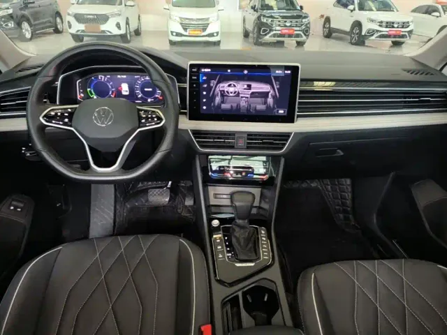 Volkswagen Tiguan L PHEV — Фото автомобиля 9