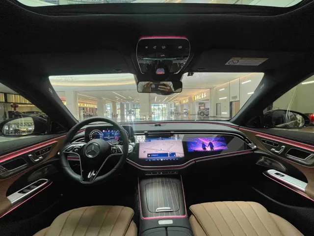 Mercedes-Benz E-Class — Фото автомобиля 6