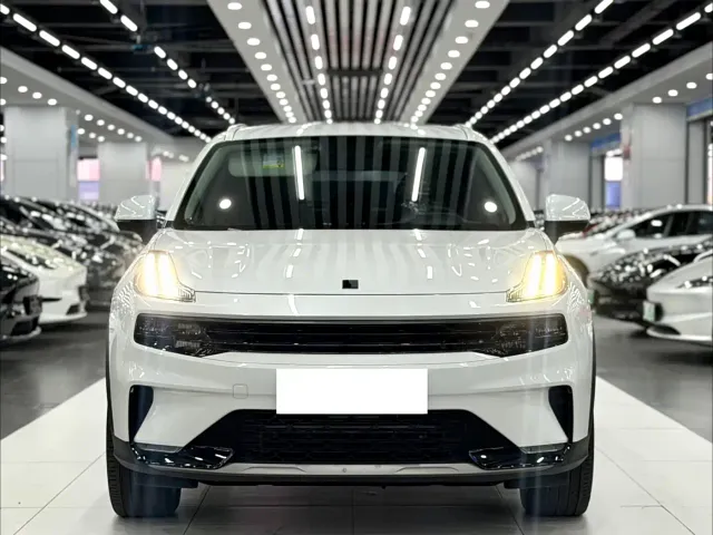 Lynk & Co 06 EM-P — Фото автомобиля 2