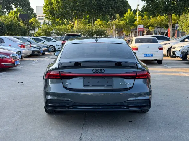 Audi A7 — Фото автомобиля 10