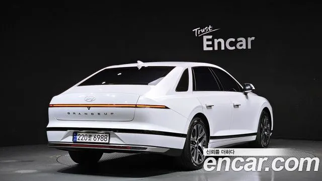 Hyundai Grandeur Grandeur (GN7) 2.5 Бензин 2WD — Фото автомобиля 2