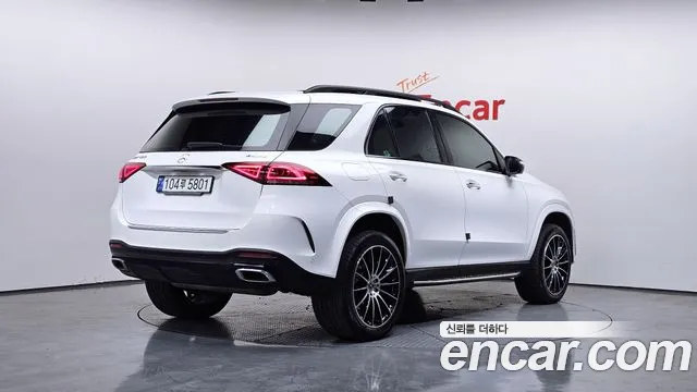 Mercedes-Benz GLE-Class — Фото автомобиля 2