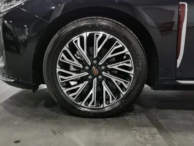 Hongqi H5 — Фото автомобиля 17