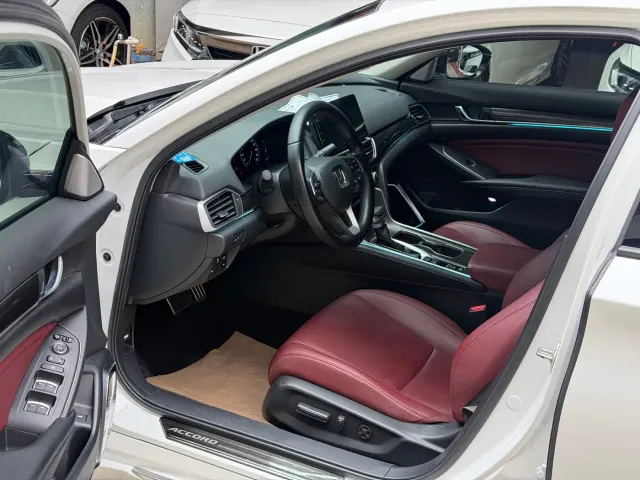 Honda Accord — Фото автомобиля 3