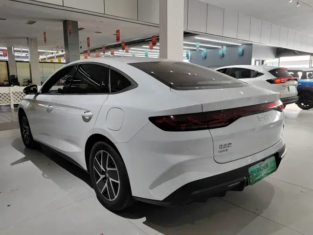BYD Qin L — Фото автомобиля 7
