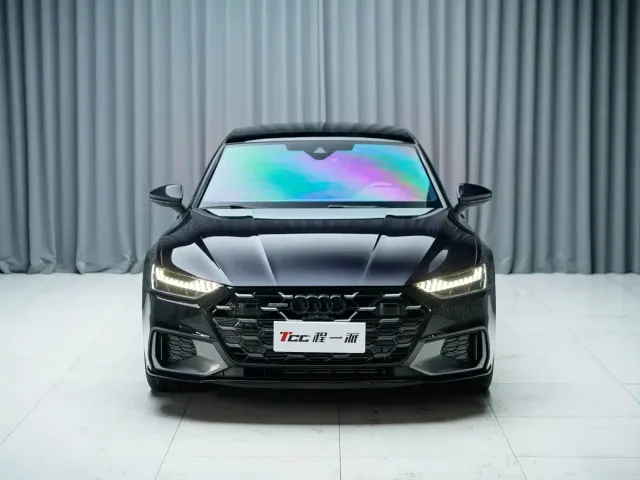 Audi A7L — Фото автомобиля 2
