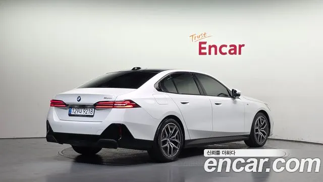 BMW 5 Series — Фото автомобиля 2