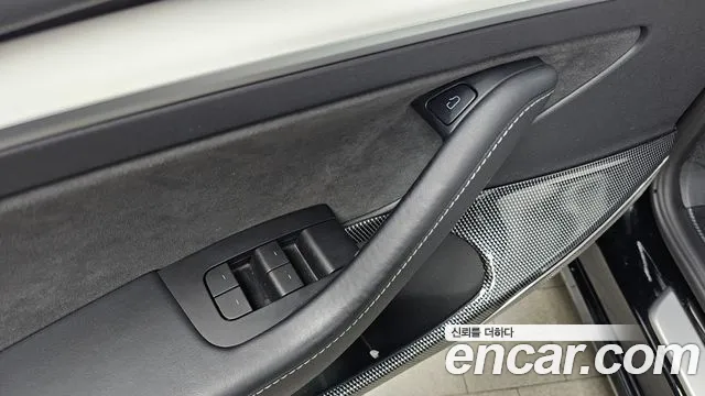 Tesla Model 3 — Фото автомобиля 26