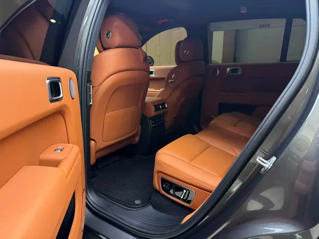 Li Auto L7 — Фото автомобиля 7