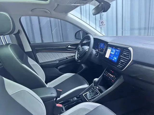 Jetta VS7 — Фото автомобиля 15