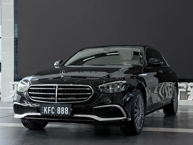 Фотография автомобиля — Mercedes-Benz E-Class