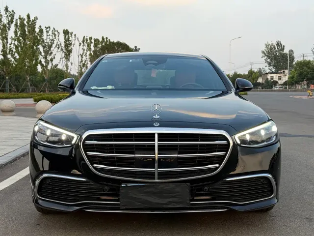 Фотография автомобиля — Mercedes-Benz S-Class