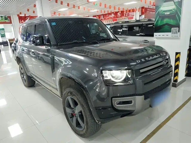Land Rover Defender — Фото автомобиля 3