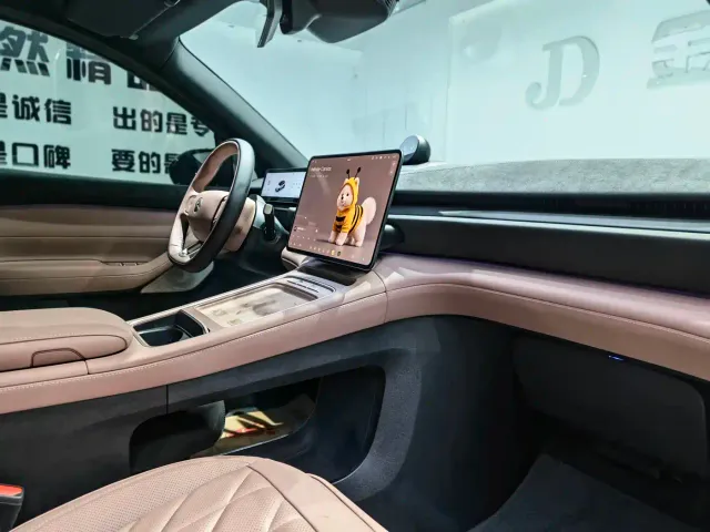 Nio EC6 — Фото автомобиля 7