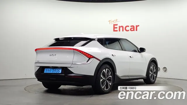 Kia EV6 — Фото автомобиля 2