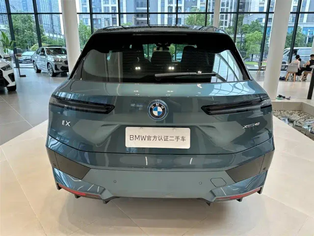 BMW iX — Фото автомобиля 7