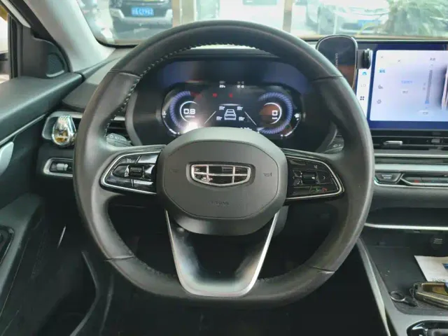 Geely Emgrand — Фото автомобиля 15