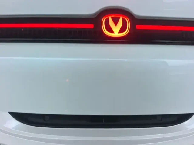 Changan Eado — Фото автомобиля 9