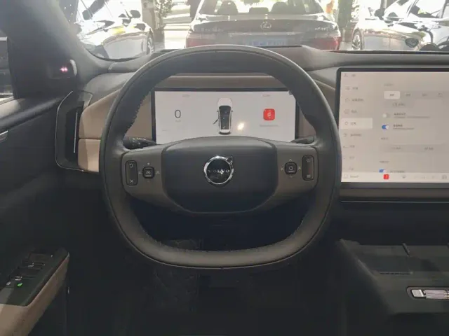 Volvo Volvo XC70 Plug-in Hybrid 2025 High-end Version — Фото автомобиля 10