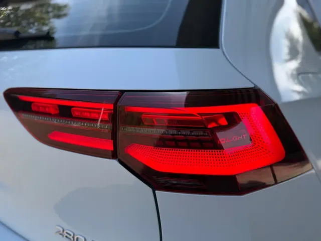 Volkswagen Golf — Фото автомобиля 11