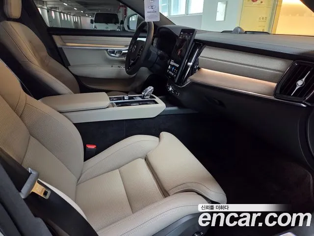 Volvo S90 — Фото автомобиля 9