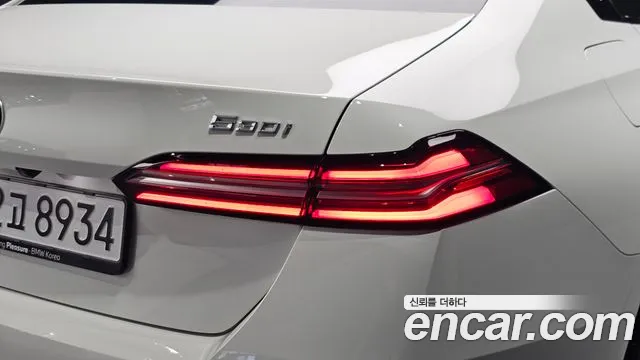 BMW 5 Series G60 — Фото автомобиля 8