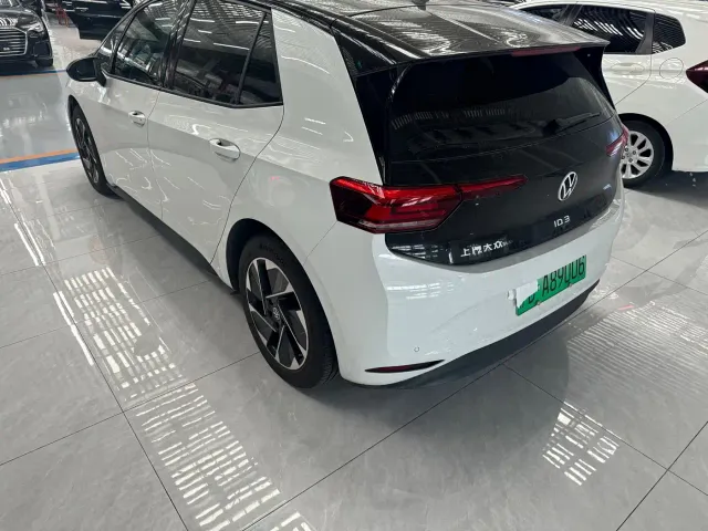 Volkswagen ID.3 — Фото автомобиля 9