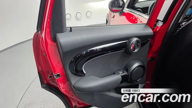 Mini Cooper Cooper 5 дверей Classic — Фото автомобиля 21