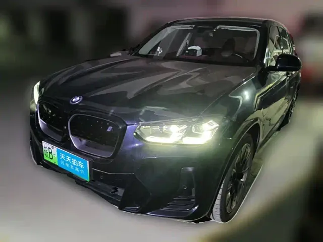 Фотография автомобиля — BMW iX3