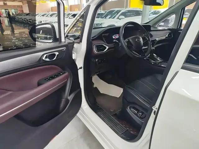 GAC Trumpchi M6 — Фото автомобиля 15