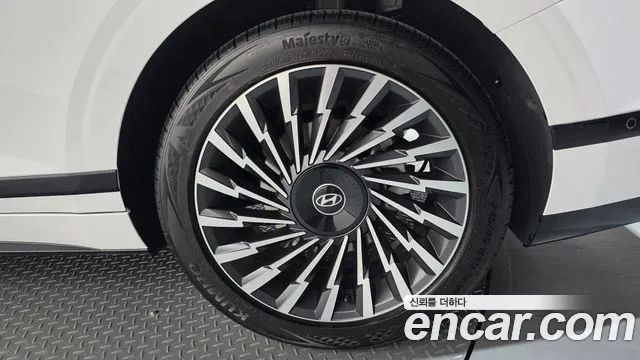 Hyundai Grandeur GN7 — Фото автомобиля 6