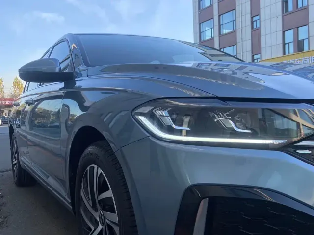Volkswagen Lavida — Фото автомобиля 8