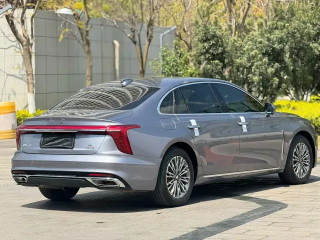 Hongqi H5 — Фото автомобиля 6